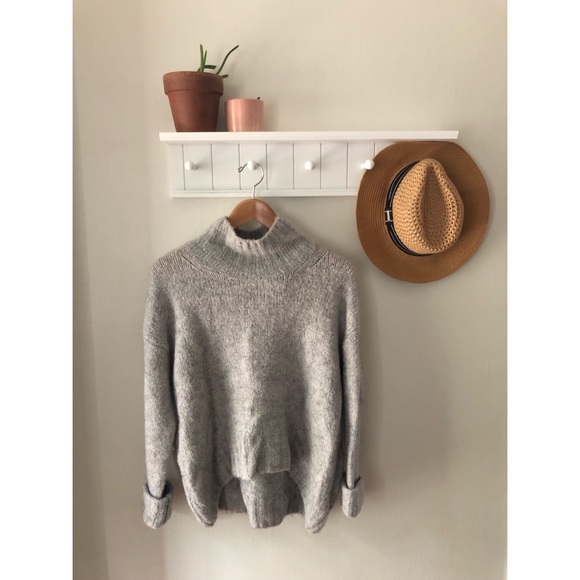 H&M Sweaters - Oversized Sweater